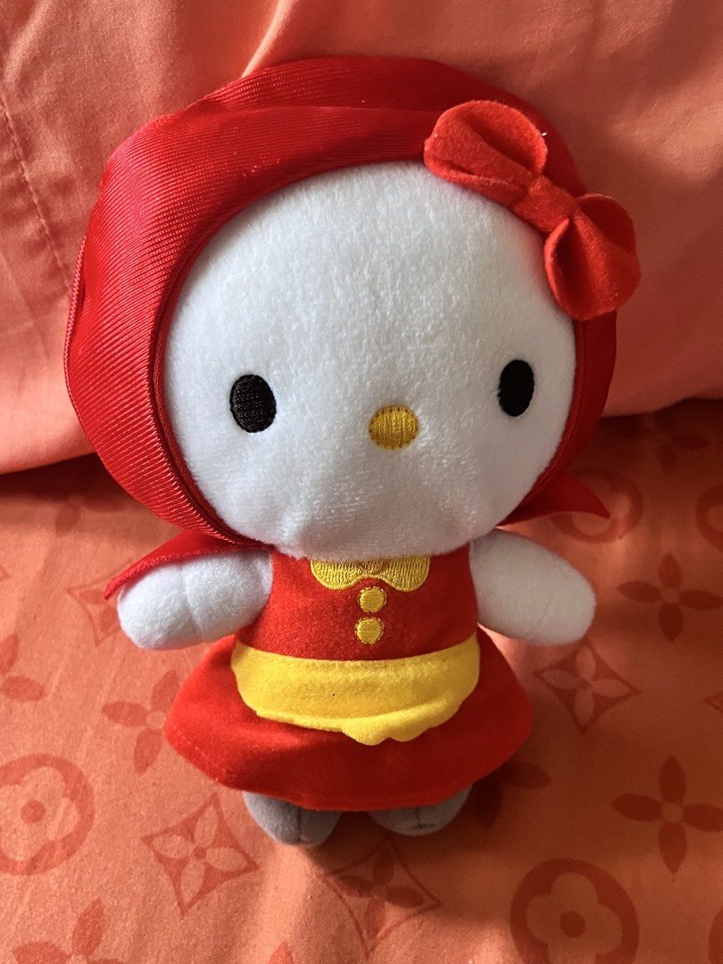 McDonald’s hello kitty plush #4 (Category: Plushies & Soft Toys) located in Paranaque City. Submitted by bonsaiart (Listing ID 1464466126, Image 1). Description: Pre owned Good condition 400+sf Payment via gcash or paymaya Shipping via j&t.