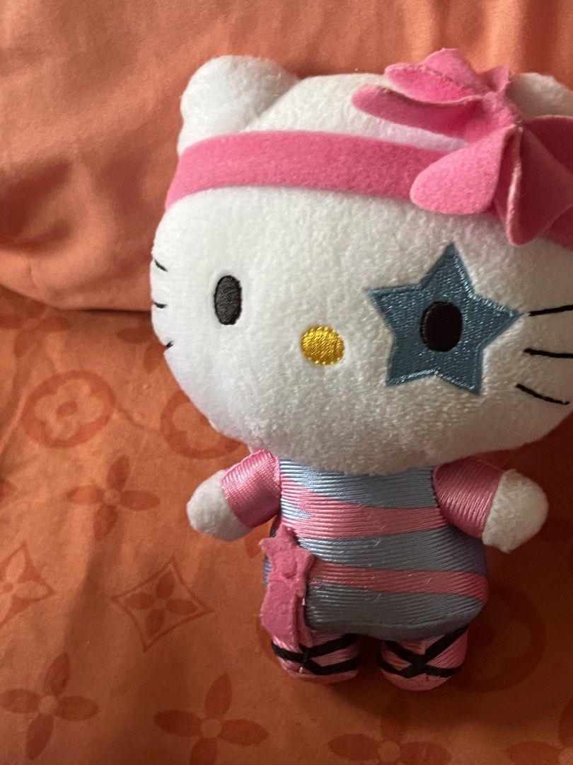 McDonald’s hello kitty plush #5 (Category: Plushies & Soft Toys) located in Paranaque City. Submitted by bonsaiart (Listing ID 1464466813, Image 2). Description: Pre owned Good condition 400+sf Payment via gcash or paymaya Shipping via j&t.