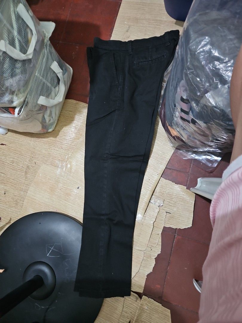 Mens pants black (Category: Trousers) located in Manila. Submitted by shopamanila (Listing ID 1464392312, Image 1). Description: men's pants baleno w32.