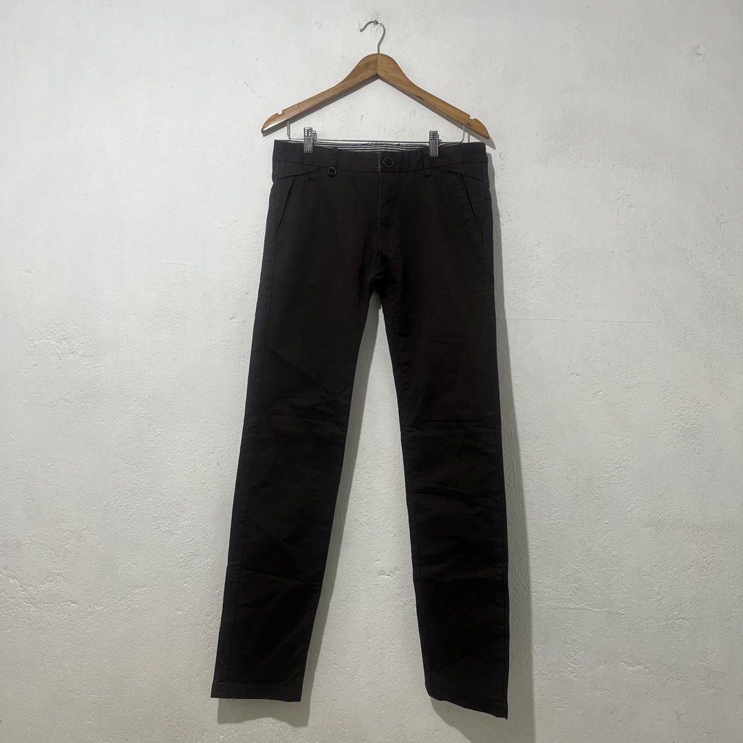 Men's Pants Brown [Size: 32"] (Category: Chinos) located in Quezon City. Submitted by jpsstore (Listing ID 1464462628, Image 1). Description: Size: 32" Length: 31" No issue MOP: Gcash SHIPPING: J&t| Lalamove.