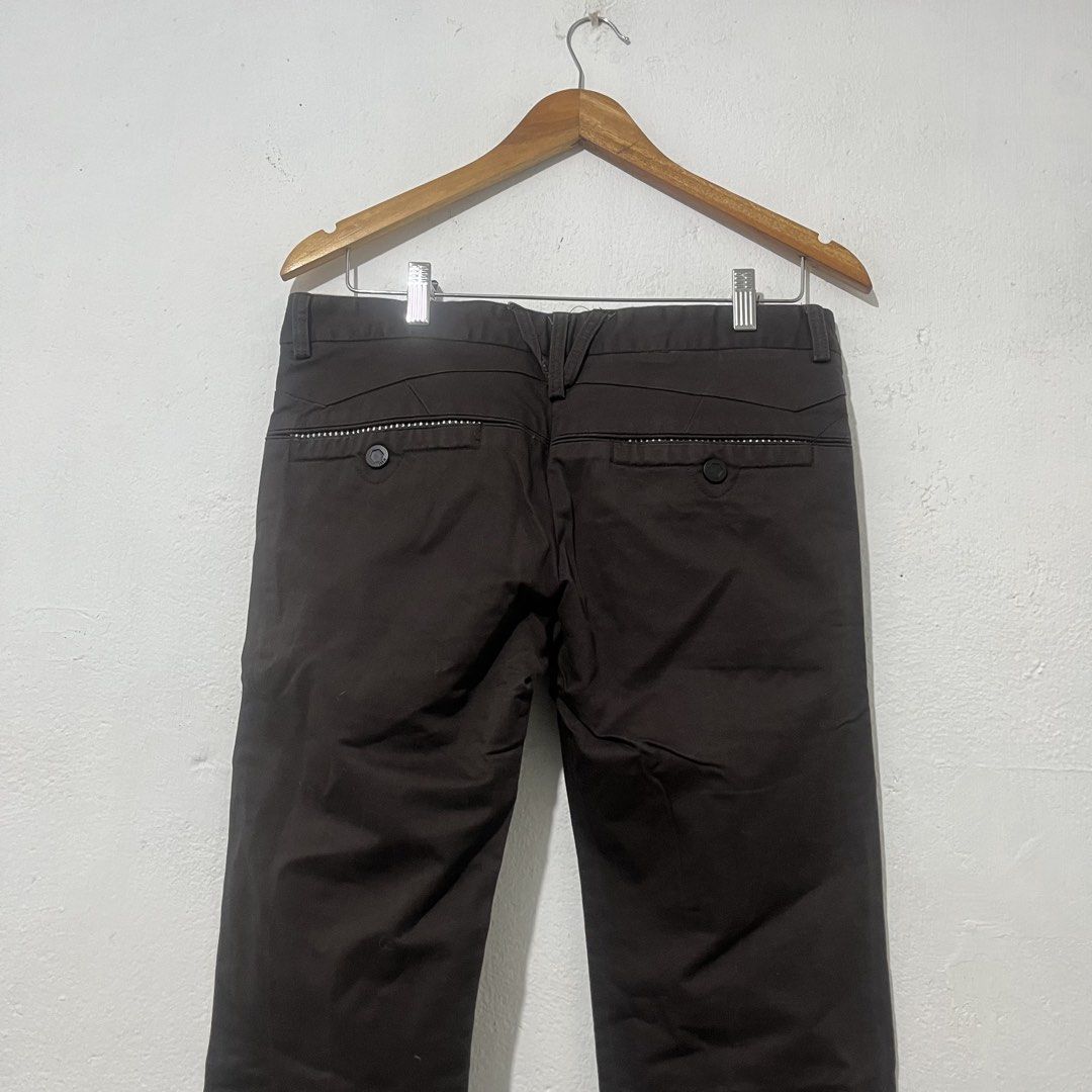 Men's Pants Brown [Size: 32"] (Category: Chinos) located in Quezon City. Submitted by jpsstore (Listing ID 1464462628, Image 3). Description: Size: 32" Length: 31" No issue MOP: Gcash SHIPPING: J&t| Lalamove.