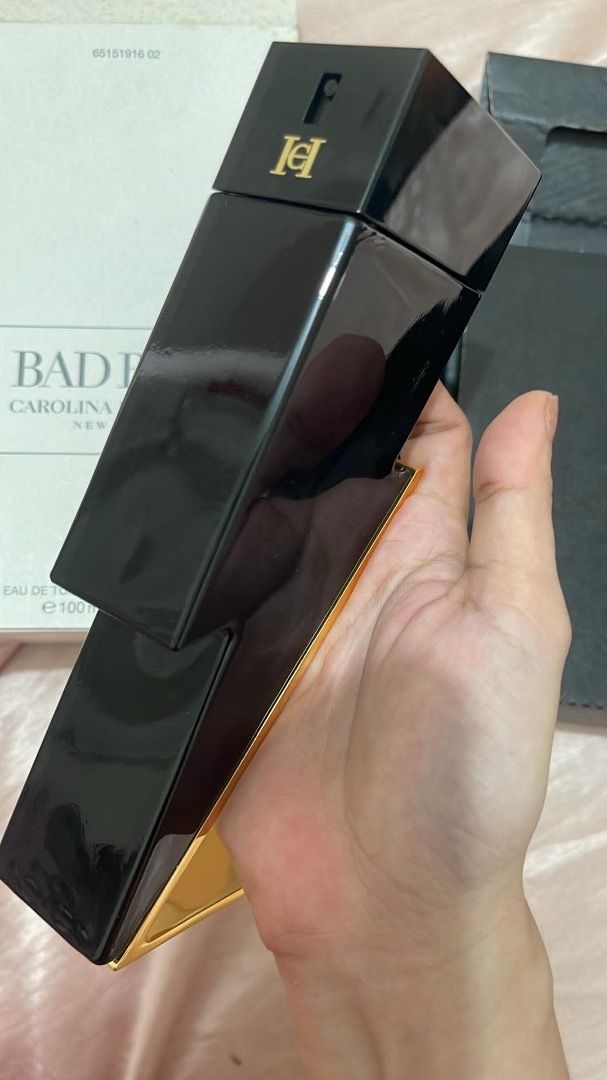 Mens perfume Carolina Herrera (Category: Body Care) located in Caloocan City. Submitted by mysticgem.80318b (Listing ID 1464419970, Image 3). Description: Original carolina herrera.