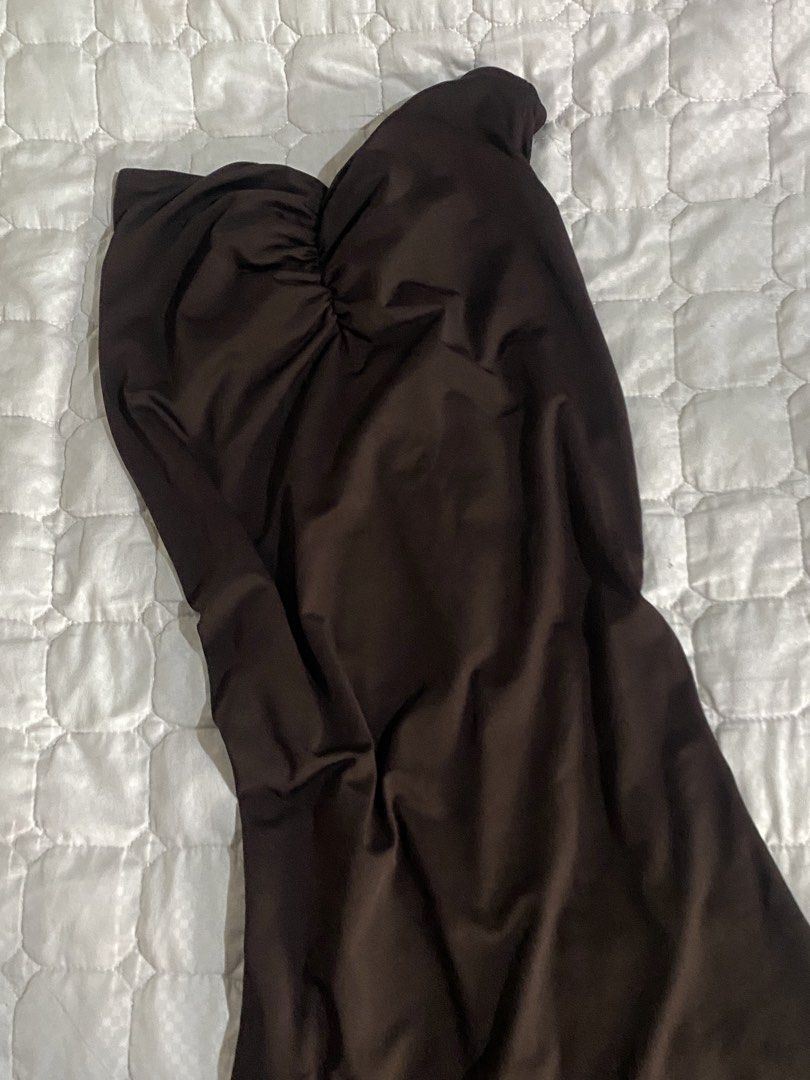 Mermaid Bodycon Long Skirt (Category: Skirts) located in Manila. Submitted by dear_soleil (Listing ID 1464360950, Image 1). Description: xs-s.