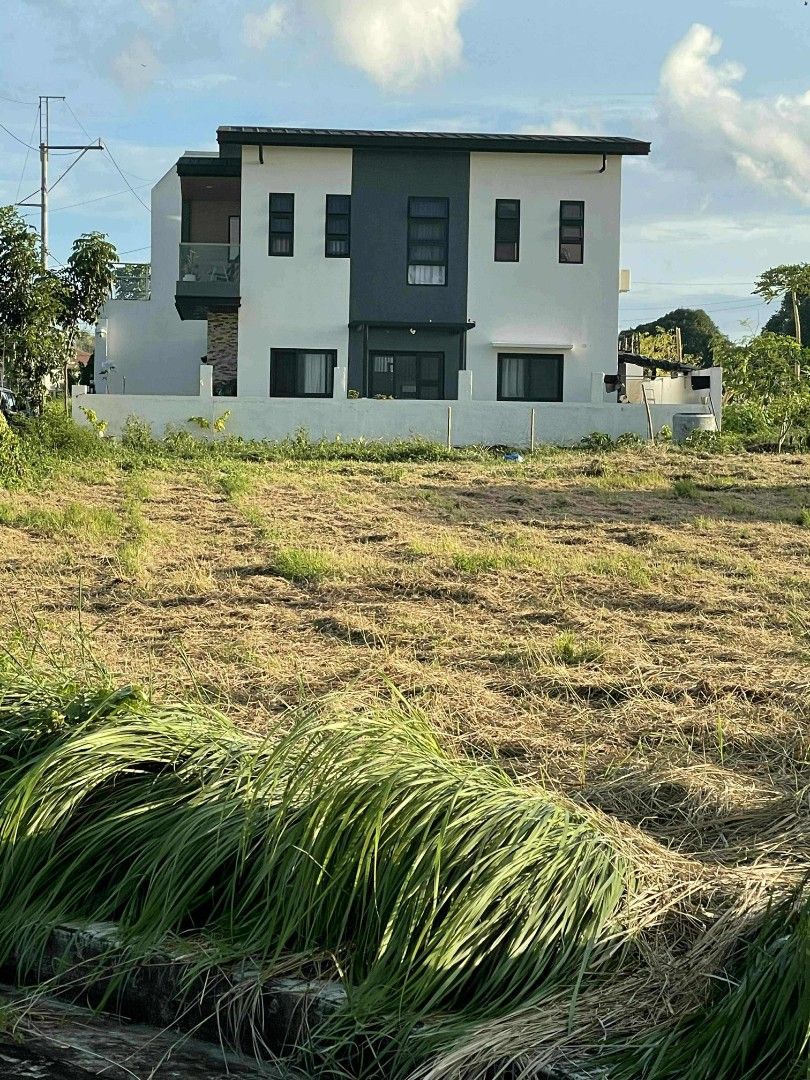 MESILO, Dasmariñas (Category: Lot) located in Bacoor. Submitted by fastfire-c1d94b (Listing ID 1464369104, Image 2). Description: Along Aguinaldo Hi-way, Dasmariñas Near clubhouse.