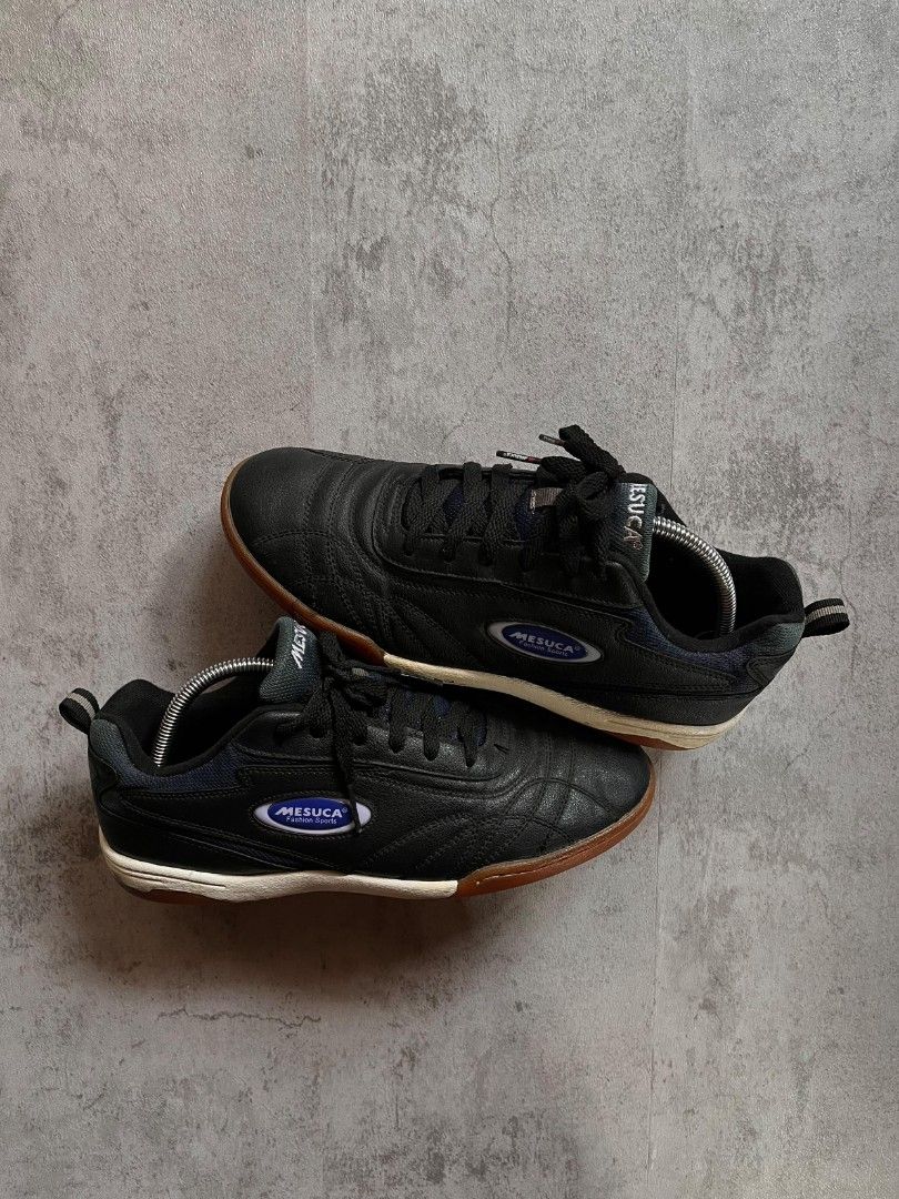 Mesuca futsal shoes (Category: Sneakers) located in Manila. Submitted by _thrift_time (Listing ID 1464441698, Image 1). Description: Thrifted Authentic Excellent condition.