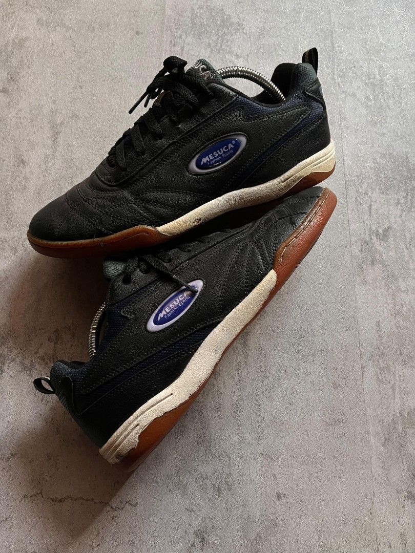 Mesuca futsal shoes (Category: Sneakers) located in Manila. Submitted by _thrift_time (Listing ID 1464441698, Image 2). Description: Thrifted Authentic Excellent condition.