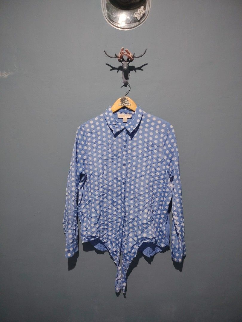 Michael Kors Blue Polka Dot Button-Up (Category: Blouses) located in Cavite. Submitted by lookksph (Listing ID 1464552641, Image 1). Description: FOR SALE LARGE ON TAG NO ISSUE PM FOR MORE DETAILS MORE OF PAYMENT G CASH.