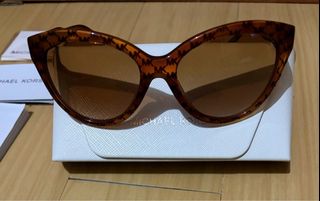 (Category: ) located in . Submitted by beckyshop2024 (Listing ID 1464567135, Image 1). Description: .