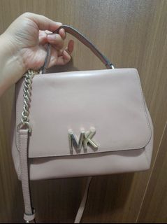 (Category: ) located in . Submitted by shopaholicmimi (Listing ID 1464479417, Image 1). Description: .