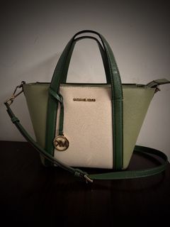 （分類：）位於 。 由 mia_miu 提交（商品編號 1464540619，圖片 1）。簡介： 。