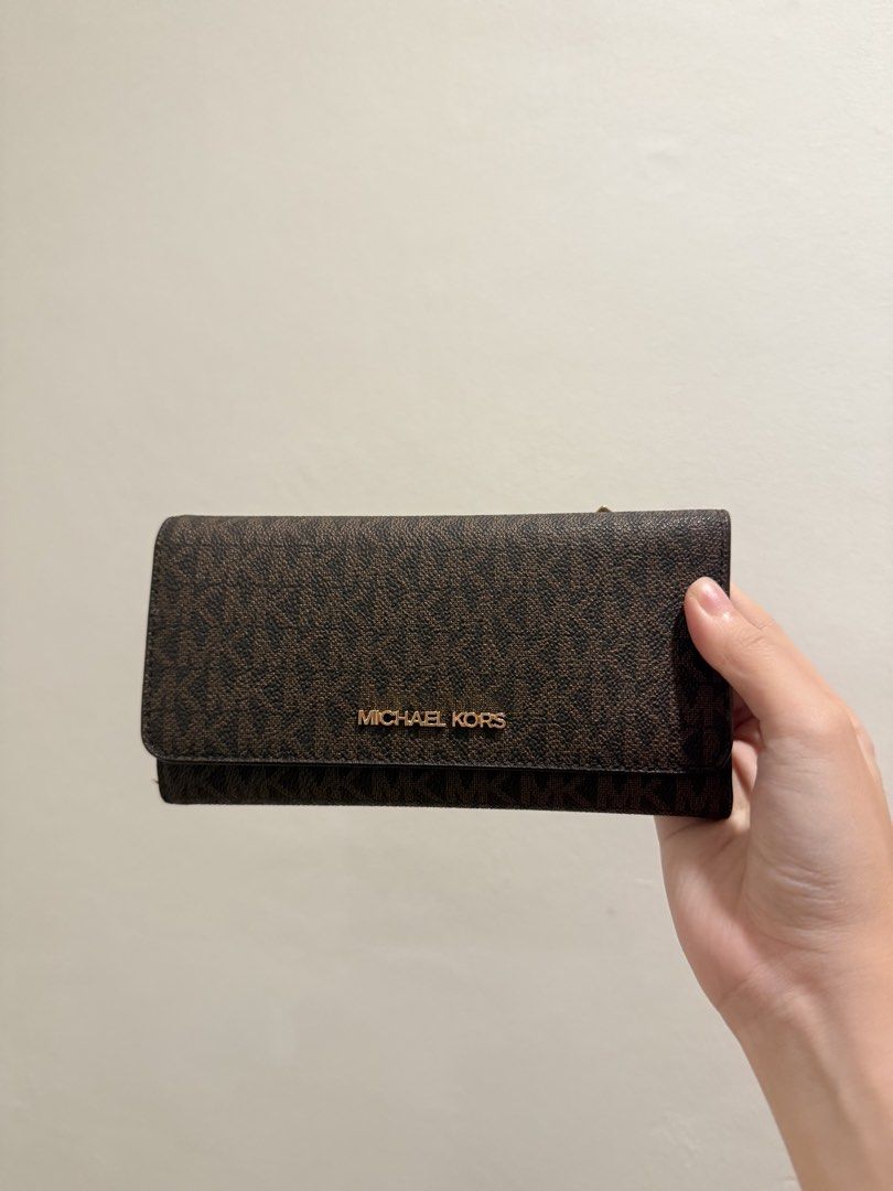 Michael Kors Wallet (Category: Announcements) located in Paranaque City. Submitted by thriftie (Listing ID 1464501257, Image 2). Description: .