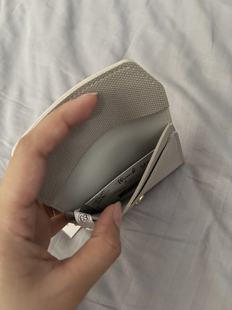 MICHAELA Cardholder/Wallet (Category: Wallets & Card holders) located in Manila. Submitted by karizetto (Listing ID 1464408643, Image 3). Description: .