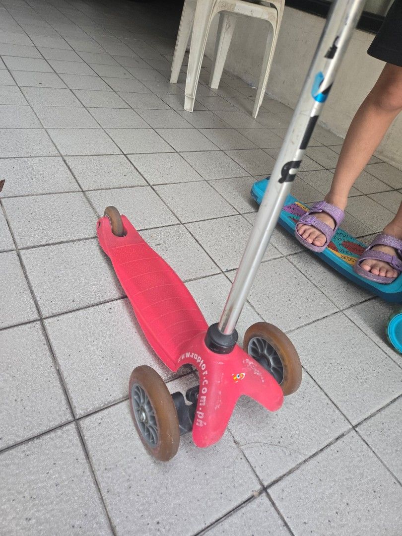 Micro Scooter 3-Wheel Pink (Category: Skates, Rollerblades & Scooters) located in Pasig City. Submitted by izzy0202 (Listing ID 1464428822, Image 3). Description: - Pink Micro 3-wheel scooter - Adjustable handlebars for growing kids - Wheels have some wear but are still good for riding - Ideal for children learning to ride - Easy to steer and provides good stability - Ready for a new owner to enjoy!.