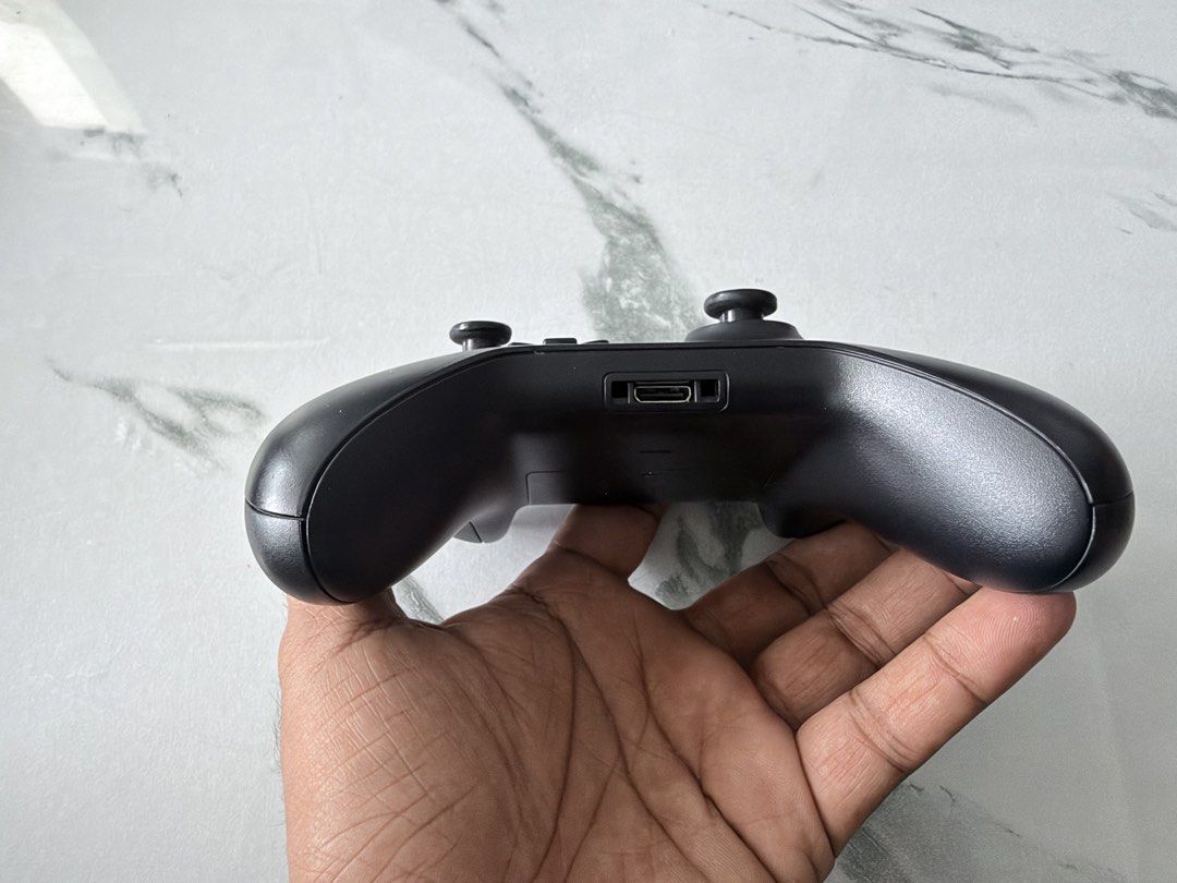 Microsoft Xbox Wireless Controller (Category: Controllers) located in Kuala Lumpur. Submitted by julian_balogh (Listing ID 1464502764, Image 2). Description: Microsoft Xbox Wireless Controller Tested and functioning well No issues noted What you see is what you get No accessories included.