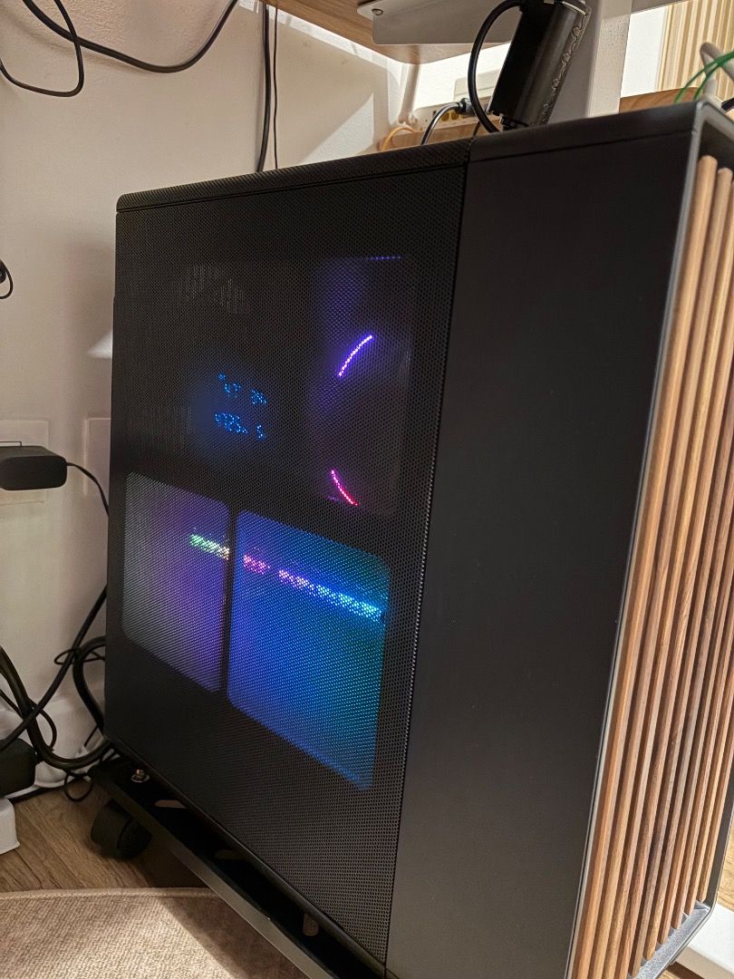 Mid-High range Gaming PC (Category: Desktops) located in Paranaque City. Submitted by skyehye (Listing ID 1464461062, Image 2). Description: For sale as a whole only 2 month old pc Processor: Ryzen 7 7800X3D Motherboard: MSI B650 Tomahawk wifi GPU: 16GB Sapphire Radeon RX 9060XT Nitro+ Ram: 32gb 6000mhz Kingston Fury Beast Memory: 2tb Samsung 990 PRO | 512gb Kingston KC3000 PSU: Seasonic gold 850w Case: Fractal North Mesh Fans: Thermalright Phant