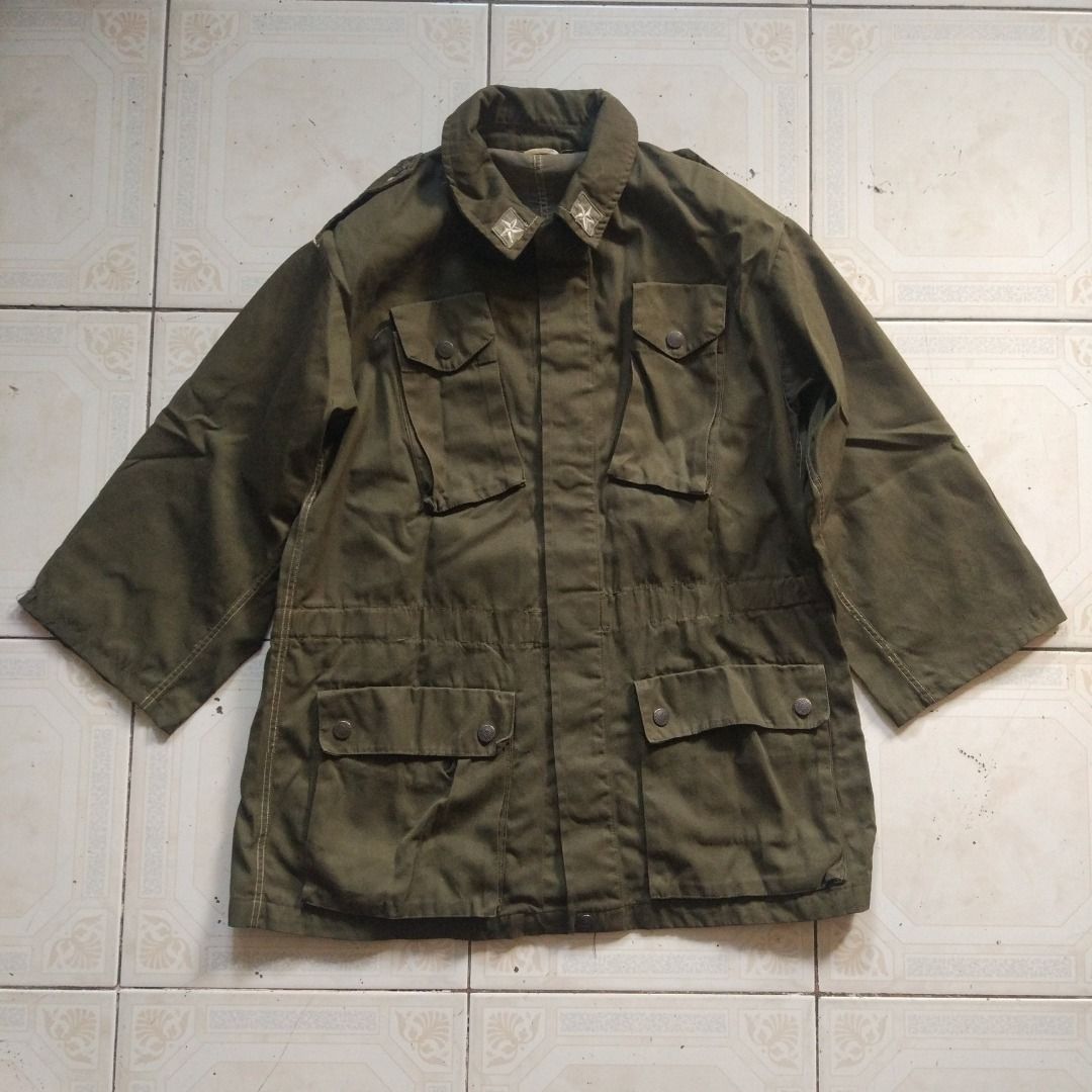 Military Jacket M (Category: Coats, Jackets and Outerwear) located in Pasay City. Submitted by denimdude.ph (Listing ID 1464431741, Image 1). Description: no size tag, fits medium altered sleeve length issue, last 3 pics.
