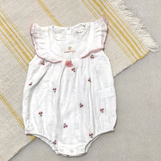 (Category: ) located in . Submitted by stealmycloset_ (Listing ID 1463322074, Image 1). Description: .