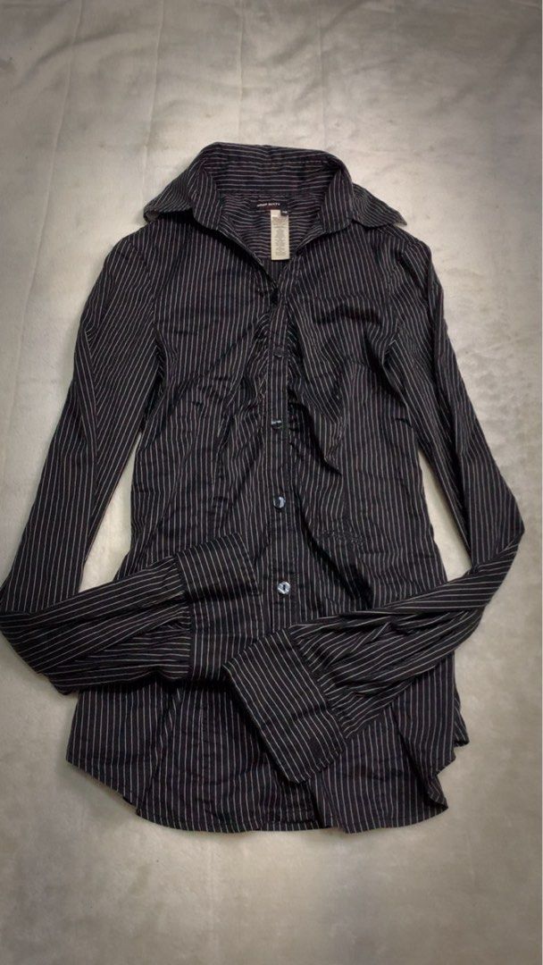 Miss sexty button down (Category: Longsleeves) located in Aloran. Submitted by cowskin_927 (Listing ID 1464472913, Image 2). Description: Miss sexty Size small 17 x 27 Price 1,000.