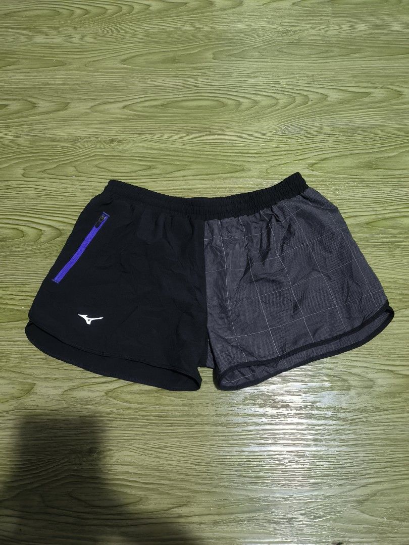 Mizuno Running Short (Women) (Category: Activewear) located in Manila. Submitted by elmer13leg56936 (Listing ID 1464511558, Image 1). Description: Excellent Condition Issue: Sign of usage Size: Small to Medium Dimes: 25-28x11 LO: 11.