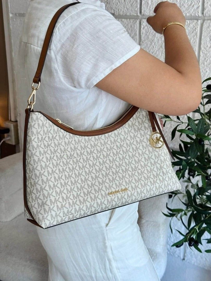 MK Sammy Medium Convertible Shoulder Bag (Category: Shoulder Bags) located in Manila. Submitted by msddirectfactoryoutlet (Listing ID 1464362296, Image 1). Description: .