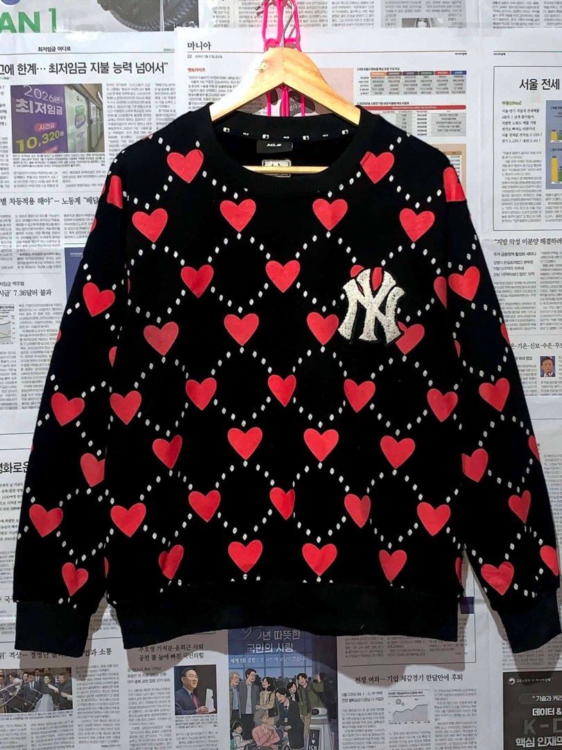 MLB HEART PATTERN (Category: Hoodies) located in Bocaue. Submitted by 103.footwear (Listing ID 1464425548, Image 1). Description: MLB HEART PATTERN CRISPY CONDITION NO ISSUES BULACAN LOC 600.