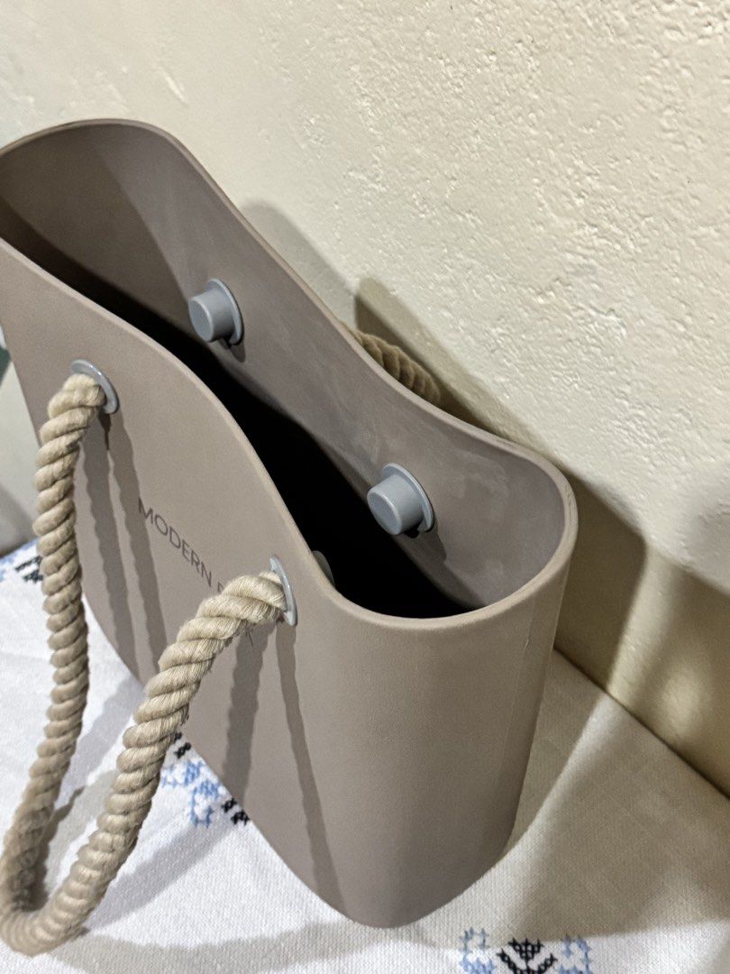 Modern Folk Beach Bag (Waterproof) (Category: Beach Bags) located in Manila. Submitted by namiskyumi (Listing ID 1464422092, Image 3). Description: .