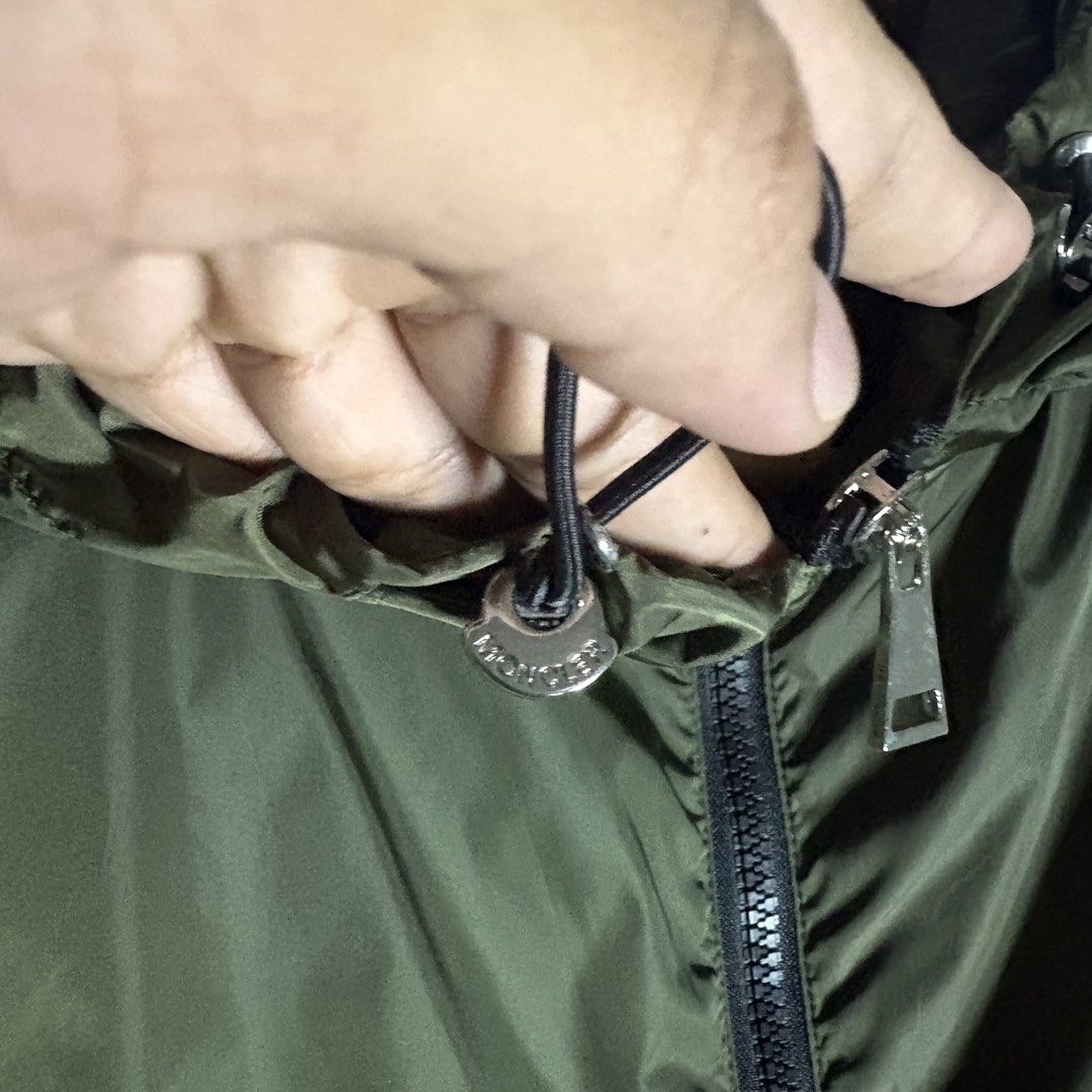 MONCLER TRENCH COAT (Category: Activewear) located in Baguio. Submitted by penpencamantiles (Listing ID 1464476152, Image 3). Description: .