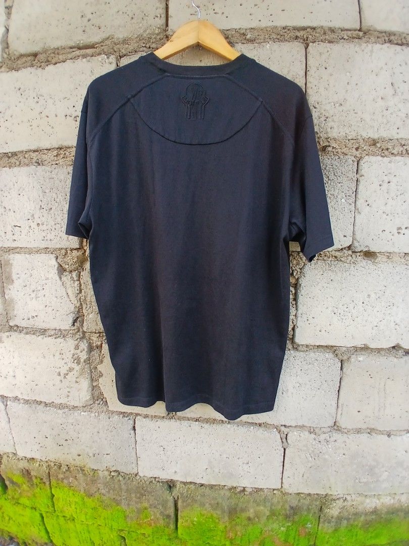 MONCLER TSHIRT LARGE (Category: Luxury Apparel) located in Munoz. Submitted by cabalardomine98 (Listing ID 1464359318, Image 2). Description: EXCELLENT NO ISSUE.