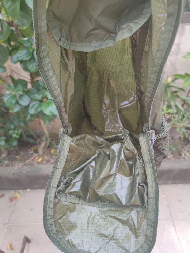 Montbell Packable 18L Olive Green Day Pack Backpack (Category: Backpacks) located in Pasig City. Submitted by ftwind (Listing ID 1464390922, Image 3). Description: - perfect for travelling and hiking - for emergency use - lightweight and durable material.