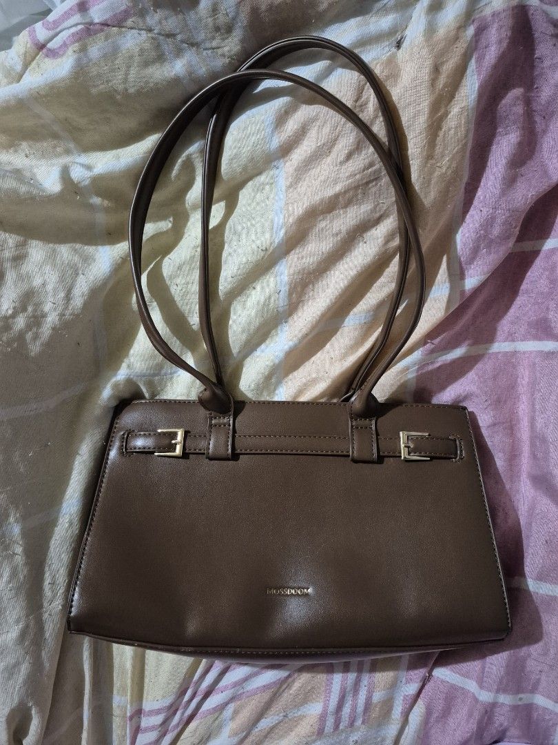 MOSSDOOM Aurelia Bag (Category: Shoulder Bags) located in Baguio. Submitted by hcneyluv (Listing ID 1464514796, Image 2). Description: ˗ˏˋdetails ´ˎ˗ •fave of all bags •used for hangouts with friends only - ˗ˏˋ rfs ´ˎ˗ •decluttering •stopped using it due to the demanding schedule - 📌: baguio city 💸: gcash - 🔖: mossdoom leather bag brown light brown bag declutter preloved.