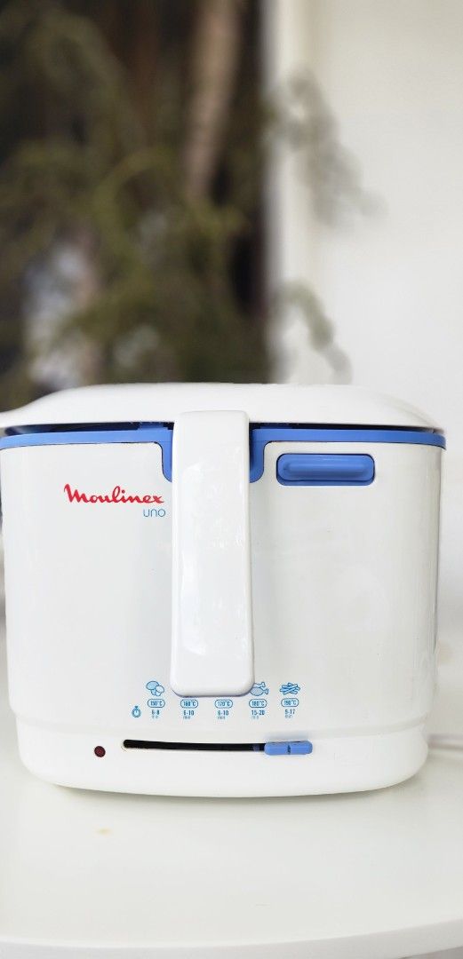 Moulinex Uno Deep Fryer with Basket (Category: Fryers) located in Manila. Submitted by jurishjoyb (Listing ID 1464444632, Image 1). Description: 🍟 𝗙𝗢𝗥 𝗦𝗔𝗟𝗘: 𝘔𝘰𝘶𝘭𝘪𝘯𝘦𝘹 𝘜𝘯𝘰 𝘌𝘭𝘦𝘤𝘵𝘳𝘪𝘤 𝘋𝘦𝘦𝘱 𝘍𝘳𝘺𝘦𝘳 ✨ 𝗣𝗥𝗜𝗖𝗘: ₱5,800 Selling my Moulinex Uno Electric Deep Fryer, bought internationally and used only around 3 times. It is in perfect condition and very well maintained. 🔹 Capacity: 1.8L oil / up to 1kg of food — good for
