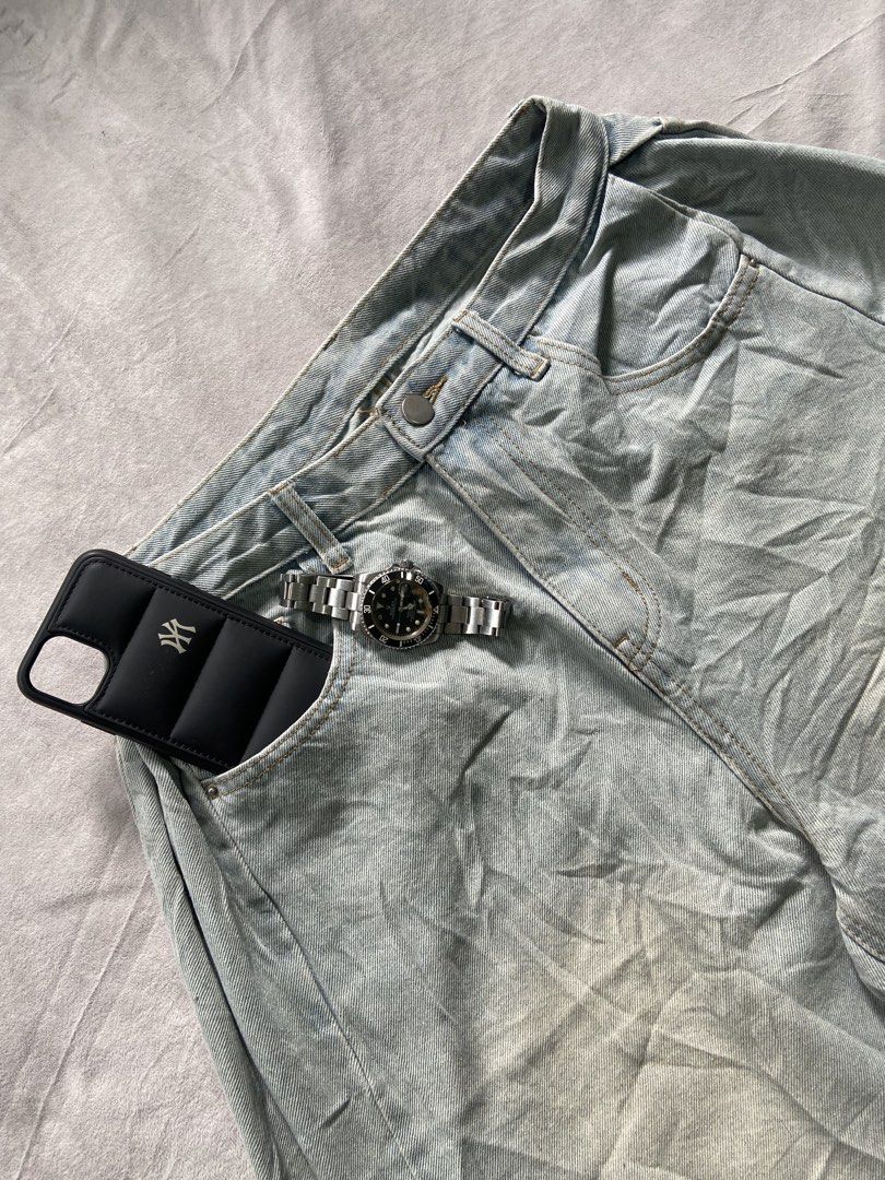MUD WASHED BAGGY JORTS (Category: Jeans) located in Bacolod City. Submitted by clerkhexx (Listing ID 1464543734, Image 2). Description: BAGGY MUDWASHED JORTS Brand: N/A Measurements: Waist: 28 Lenght: 23 Thigh: 16 Leg Hole: 14 Mine: 450 Condition of this item 10 - color rate 10- no issue Check every photos for conditions of the item Please note that some comments may not be visible, so we recommend sending us to DM to confirm your bid.