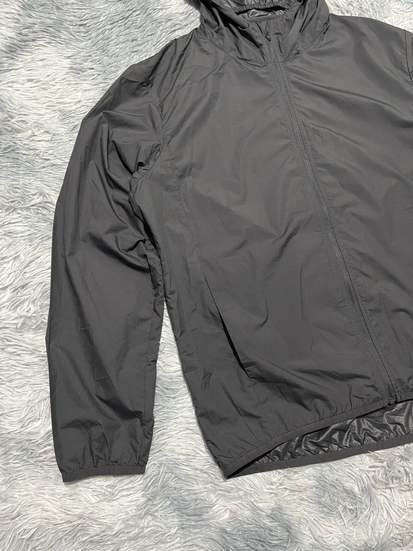 Muji Lightweight Parka Jacket (Category: Coats, Jackets and Outerwear) located in Sasmuan (Sexmoan). Submitted by winterclothes.ph (Listing ID 1464415355, Image 3). Description: Muji Lightweight Parka Jacket Packable M on tag Width 22 Length 25 Excellent Condition .