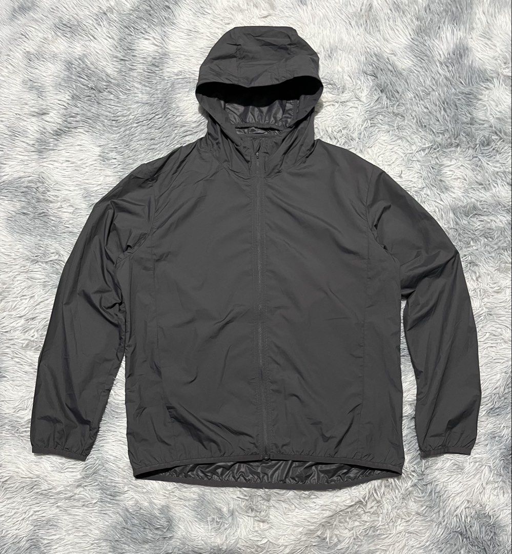 Muji Lightweight Parka Jacket (Category: Coats, Jackets and Outerwear) located in Sasmuan (Sexmoan). Submitted by winterclothes.ph (Listing ID 1464415355, Image 1). Description: Muji Lightweight Parka Jacket Packable M on tag Width 22 Length 25 Excellent Condition .