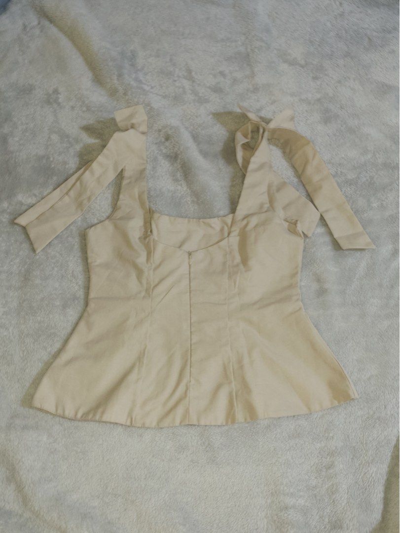mute gray ribbon top (Category: Dresses) located in Rizal. Submitted by thelittlearchiveofelle (Listing ID 1464437341, Image 2). Description: worn once only, like brand new.