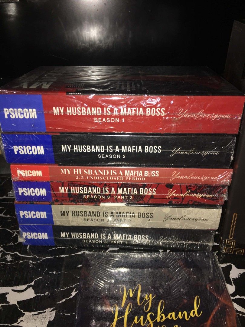 My Husband Is A Mafia Boss Boxset with 2.5 (Category: Storybooks) located in Subic. Submitted by bookchain_0125 (Listing ID 1464502409, Image 2). Description: ✨️DECLUTTERRING✨️ 📚International Books 📚 CAN DO LAYAWAY & PAYO My husband is a mafia boss boxset and with 2.5 (MHIAMB) - 1800 Free sf ‎📦 ≡;- ꒰ ° take note ꒱ ‎• shipping fee is not included 📍Location: Subic Zambales ‎💳 Mode of Payment: Gcash, Maribank ‎✉️ Mode of Delivery: J&T Express ୨