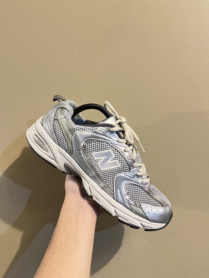NB 530 (Category: Casual Shoes) located in Butuan. Submitted by rnthrifter_finds (Listing ID 1464569222, Image 1). Description: Size on Tag : US 8/ EU 41.5 / CM 26 Condition:9.9/10- Zero sole separation , minimal sign of use over all good condition Perfect for : daily wear, walking / running Source: Thrifted Selected Pairs MOP: Gcash MOD: J&T courier only.