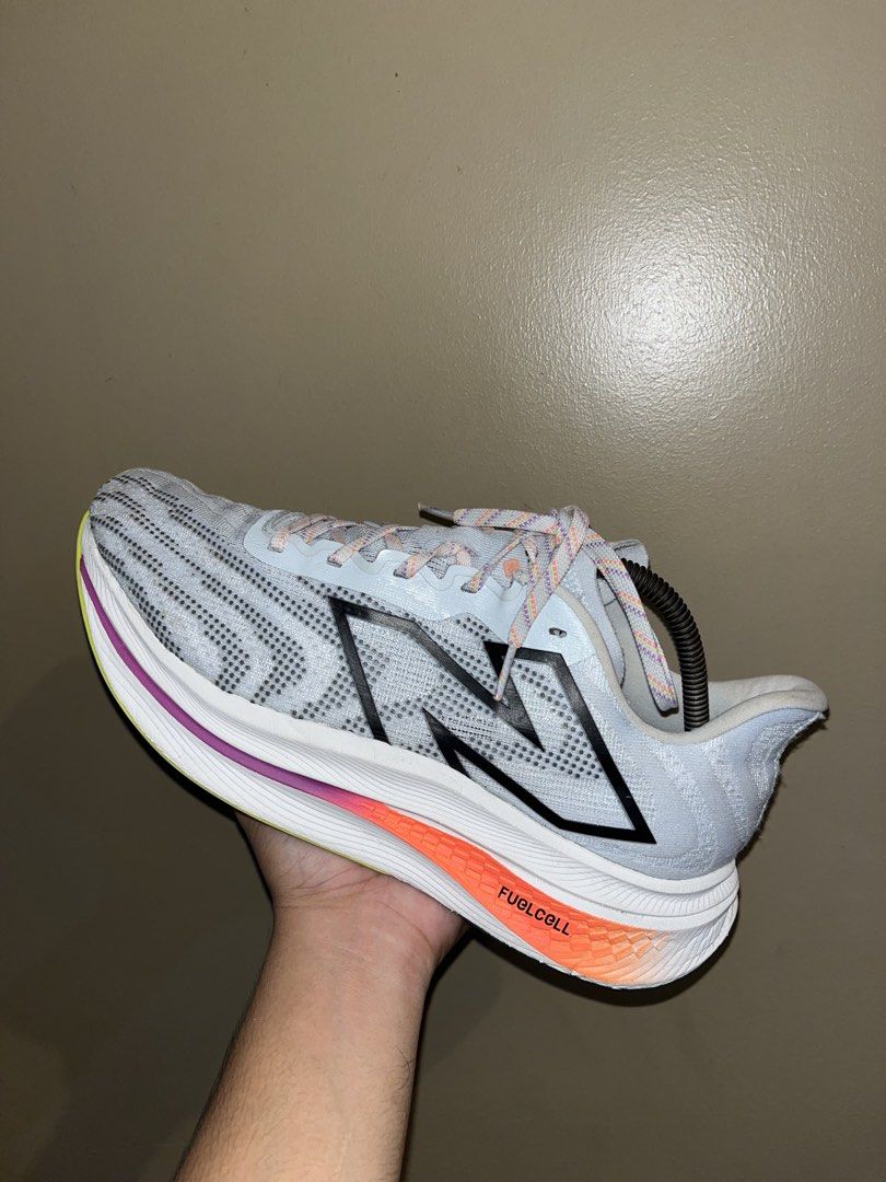 NB RUN (Category: Sneakers) located in Butuan. Submitted by rnthrifter_finds (Listing ID 1464564137, Image 2). Description: GOOD CONDI.