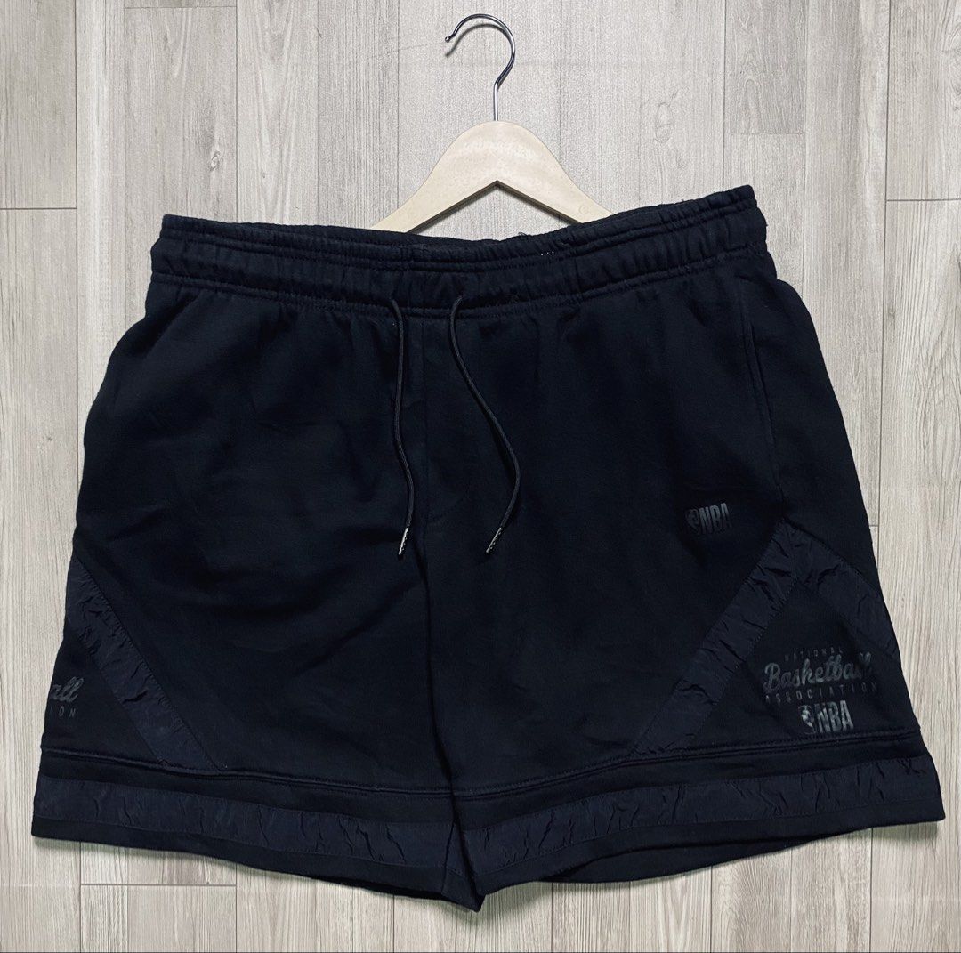 NBA DIAMOND CUT SHORT - BLACK (Category: Shorts) located in Manila. Submitted by ztfirtfritz (Listing ID 1464444130, Image 1). Description: NBA DIAMOND CUT SHORT - BLACK LEGIT OFFICIAL MERCH LARGE MEASUREMENTS” WAIST: 34-38 (STRETCH) OPEN LEG: 13 LENGTH: 18 EXCELLENT 400 + SF.