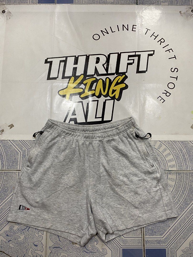 Neighborhood X Izzue (Category: Shorts) located in Rosario. Submitted by thrift_king_ali (Listing ID 1464470240, Image 2). Description: Neighborhood X Izzue Large on tag Dimes: W-32 to 36 L-17 Leg opening: 14 inches excellent condition no issue 400+sf .