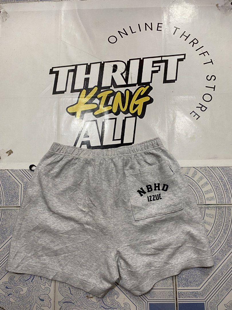 Neighborhood X Izzue (Category: Shorts) located in Rosario. Submitted by thrift_king_ali (Listing ID 1464470240, Image 1). Description: Neighborhood X Izzue Large on tag Dimes: W-32 to 36 L-17 Leg opening: 14 inches excellent condition no issue 400+sf .