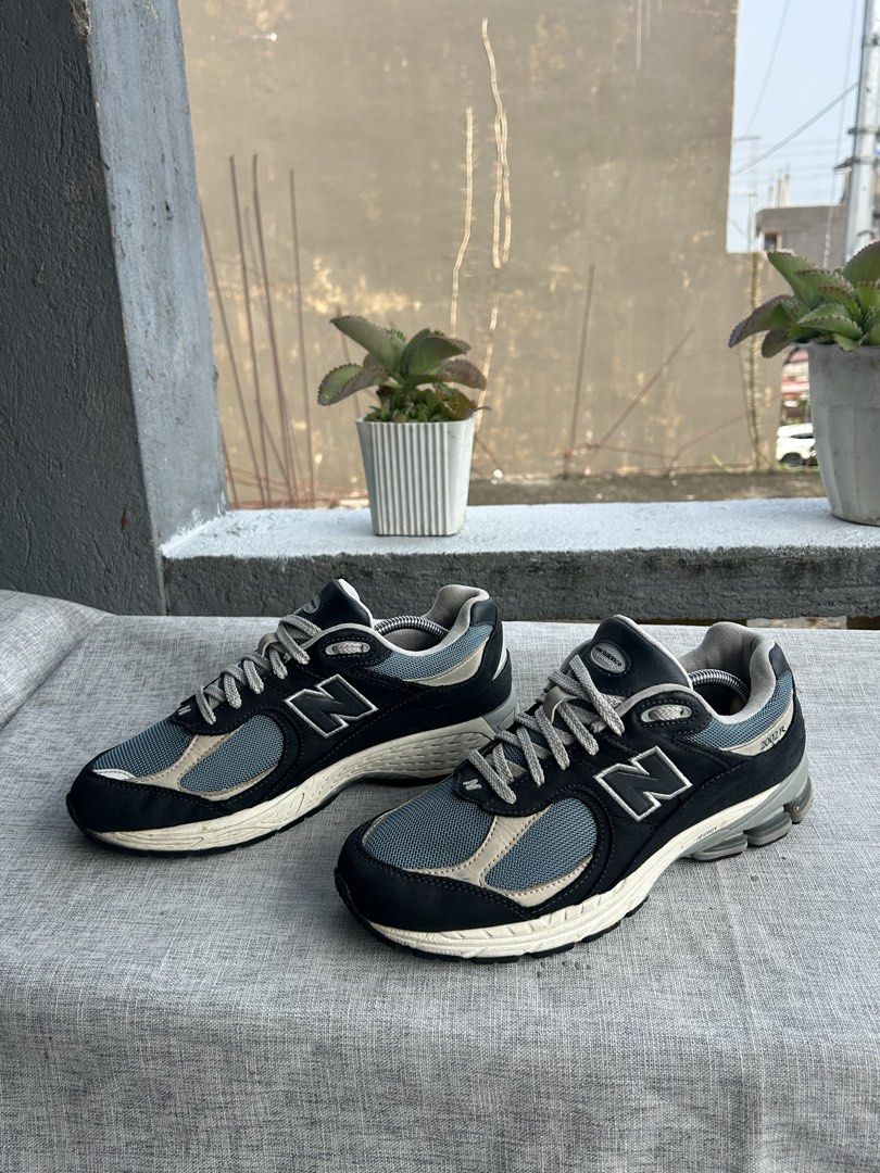 New Balance 2002R (Category: Sneakers) located in Taguig. Submitted by mr.wanggg (Listing ID 1464427559, Image 2). Description: New Balance 2002R US 9 UK 8.5 EU 42.5 CM 27 No Inclusion Excellent Condition 📥.