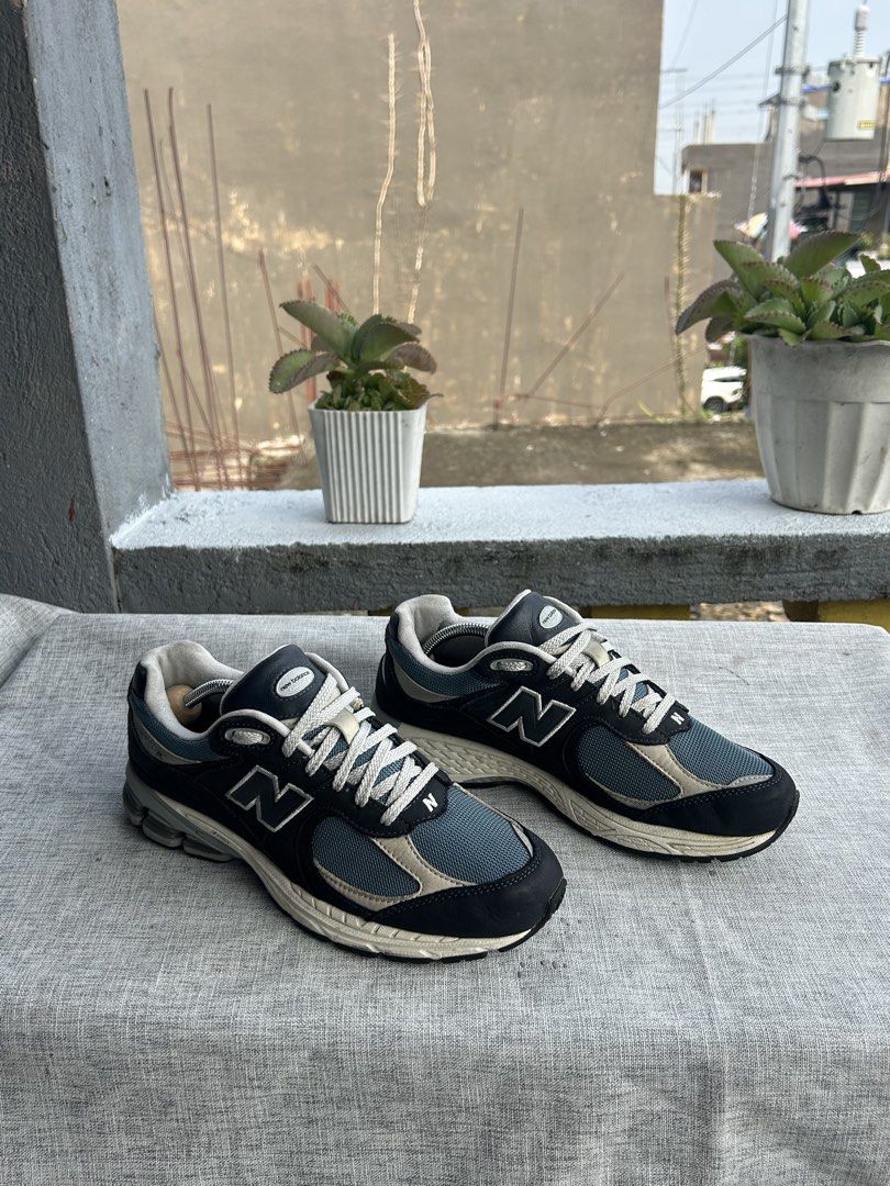 New Balance 2002R (Category: Sneakers) located in Taguig. Submitted by mr.wanggg (Listing ID 1464427559, Image 1). Description: New Balance 2002R US 9 UK 8.5 EU 42.5 CM 27 No Inclusion Excellent Condition 📥.