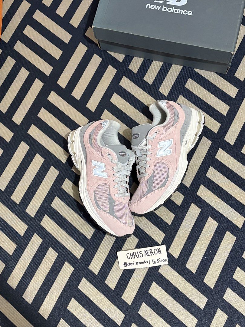 New Balance 2002r (Category: Sneakers) located in Manila. Submitted by chrisaeron (Listing ID 1464550429, Image 1). Description: FOR SALE | WANT TO SELL COP / COD available via LBC 🚚 3,700 only! New Balance 2002R ‘Salmon Pink’ size 10us mens brand new / Complete ‼️money back guaranteed if proven fake ig: chri.ssneaks 📍Mandaluyong .