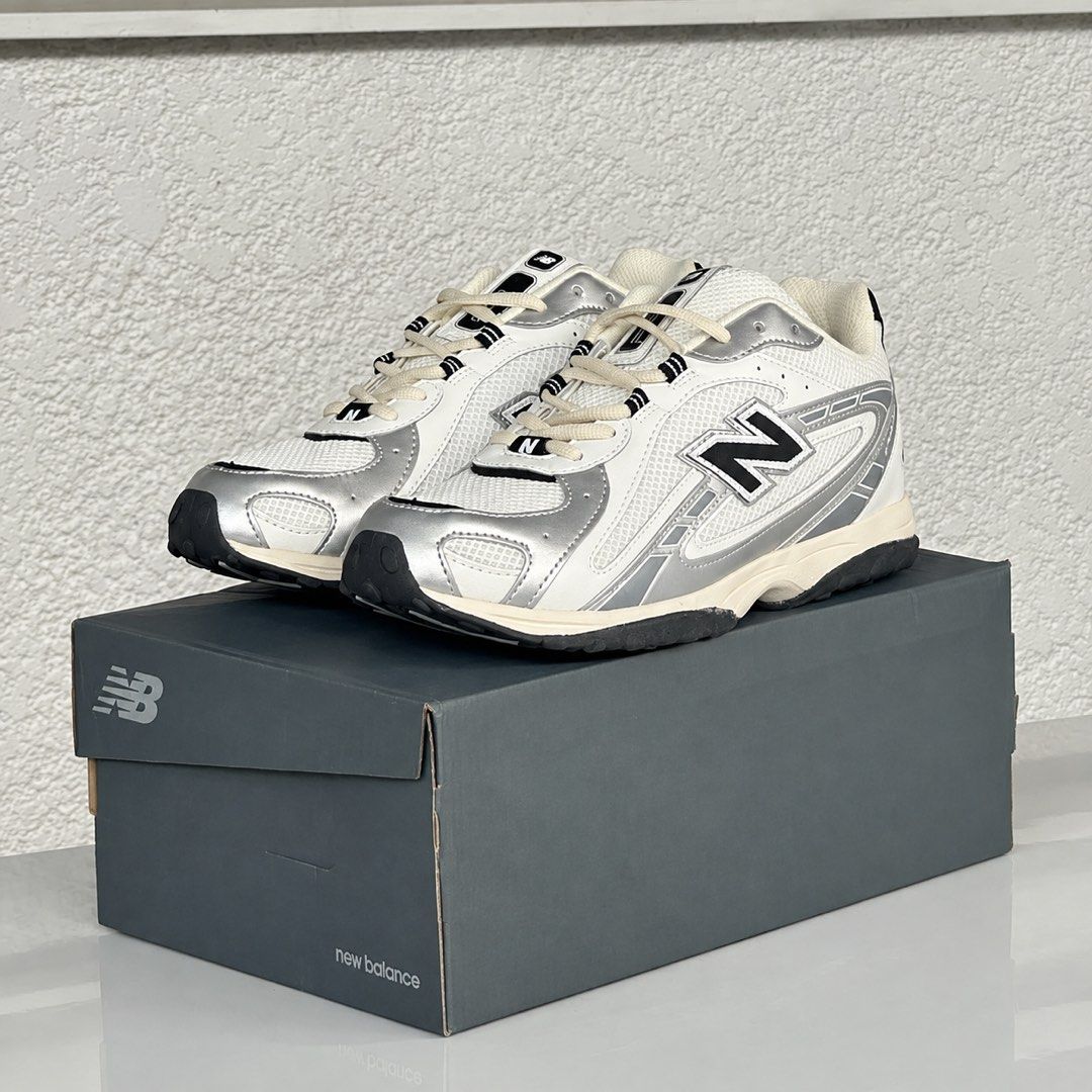 New Balance 204L Class A (High Quality Copy) (Category: Sneakers) located in Manila. Submitted by 2ndclassvintageph (Listing ID 1464501155, Image 1). Description: Like new condition size 44 (11) Class A (high quality copy).