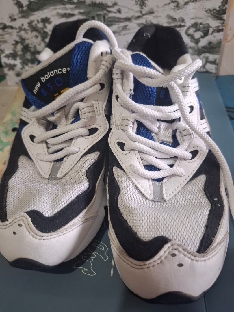 New Balance ML850YSC Sneakers White Blue (Category: Sneakers) located in Marikina City. Submitted by bags21.ph (Listing ID 1464372853, Image 1). Description: - Brand: New Balance - Model: 850 - Type: Kids' Sneakers - Size: US 3.5 (UK 3, EU 36) - Color: White with blue and black accents - Origin: Made in Vietnam - Ideal for: Everyday wear.