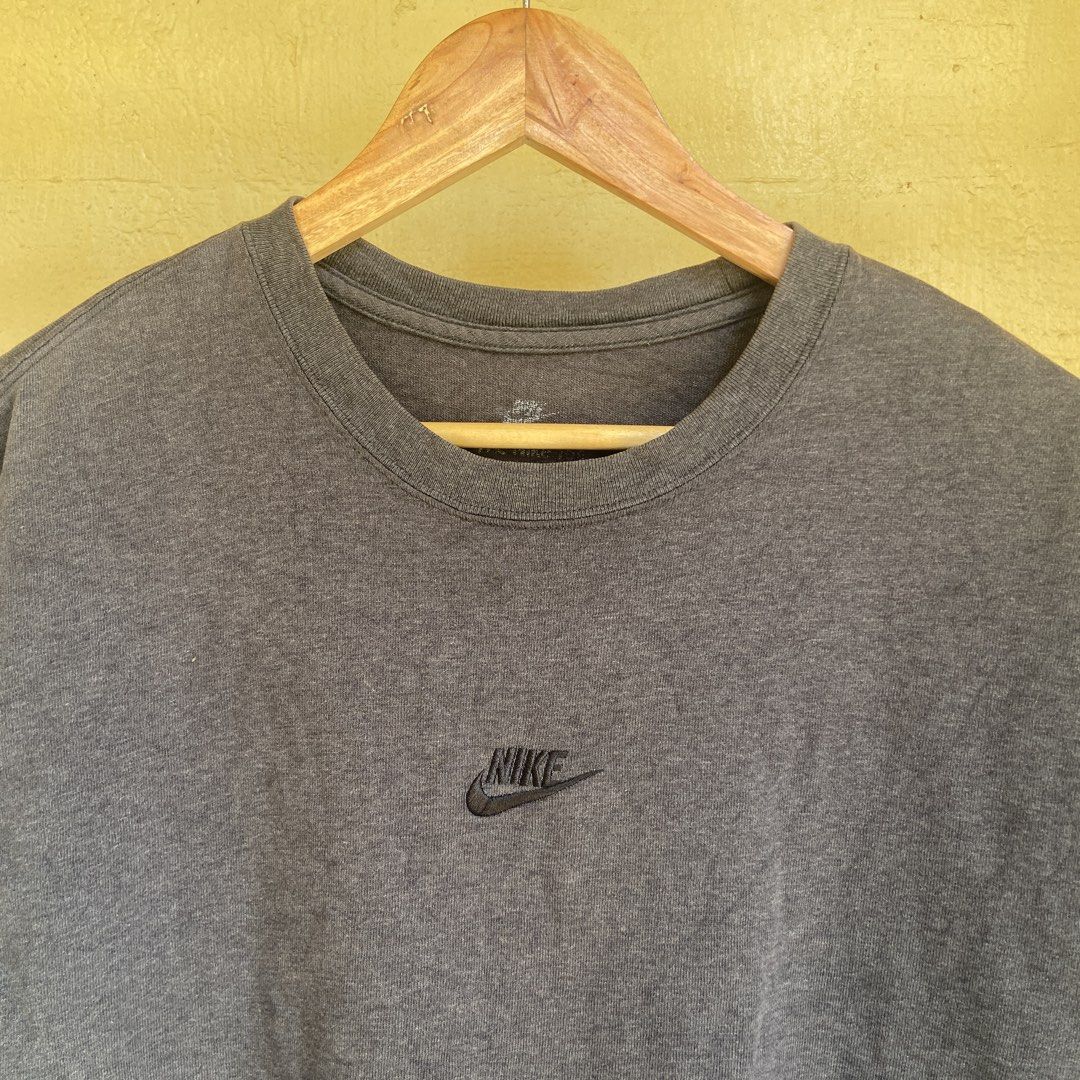 NIKE (Category: Tshirts & Polo Shirts ) located in Naga. Submitted by francisgab70672 (Listing ID 1464376144, Image 3). Description: NIKE MID SHOOSH GOOD CONDITION SIZE LARGE .