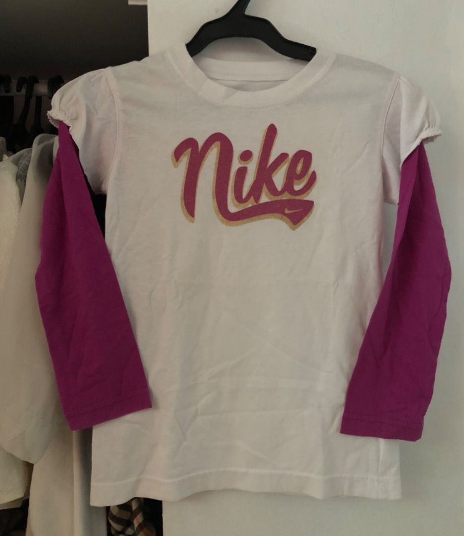 [F] Nike - Long sleeve cotton shirt (Category: Babies & Kids Fashion) located in San Juan City. Submitted by ttanmien (Listing ID 1464554328, Image 3). Description: ⚜️✨⚜️✨⚜️✨⚜️✨⚜️✨⚜️ 💁🏻‍♀️SELLING PRICE: ₱100 Original Price: Above ₱900 💁🏻‍♀️Size: Width x Length = 14 inch x 19 inch Armpit to armpit (width measurement) Shoulders to bottom (length measurement) Tag size: 6 (May fit kids from 5 years old to 7 years old depending on the child built)