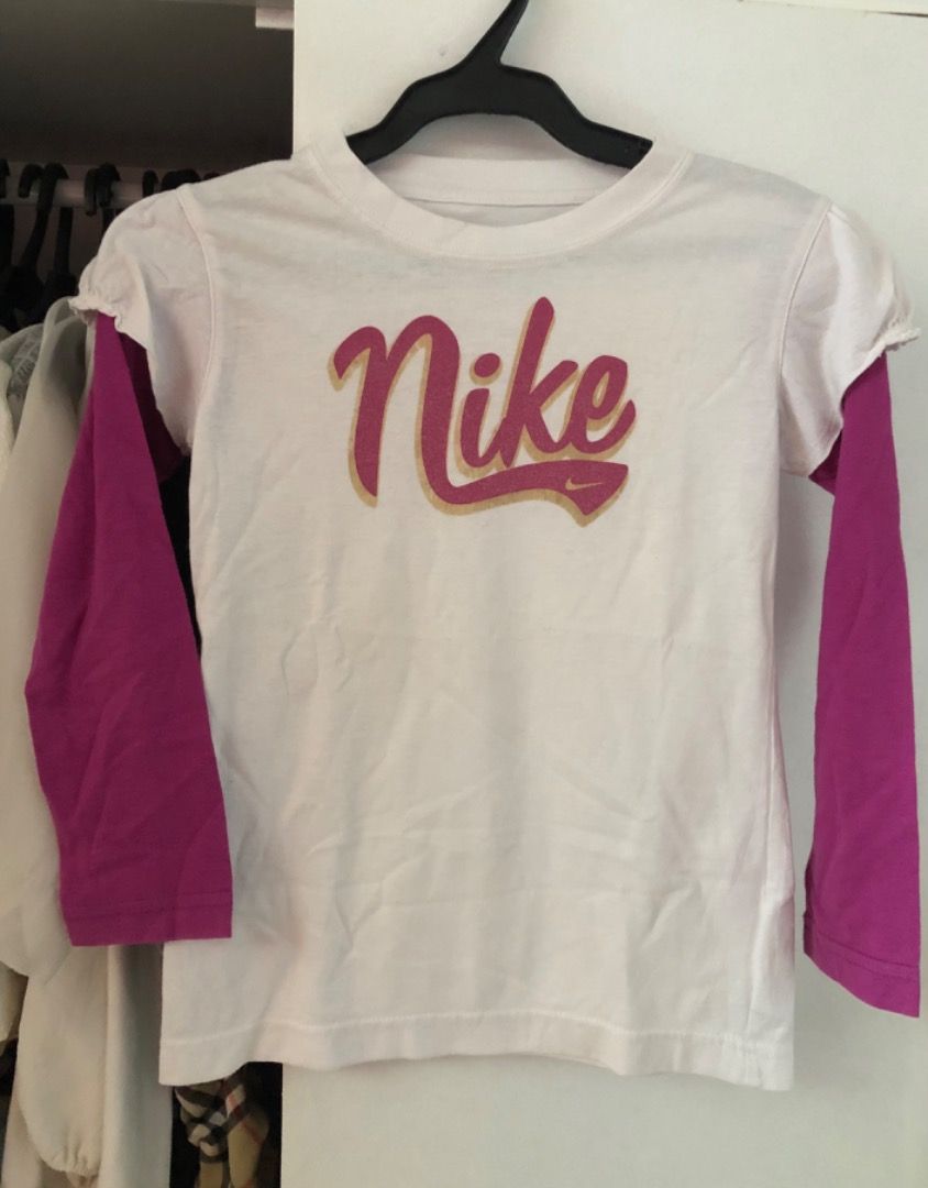 [F] Nike - Long sleeve cotton shirt (Category: Babies & Kids Fashion) located in San Juan City. Submitted by ttanmien (Listing ID 1464554328, Image 2). Description: ⚜️✨⚜️✨⚜️✨⚜️✨⚜️✨⚜️ 💁🏻‍♀️SELLING PRICE: ₱100 Original Price: Above ₱900 💁🏻‍♀️Size: Width x Length = 14 inch x 19 inch Armpit to armpit (width measurement) Shoulders to bottom (length measurement) Tag size: 6 (May fit kids from 5 years old to 7 years old depending on the child built)