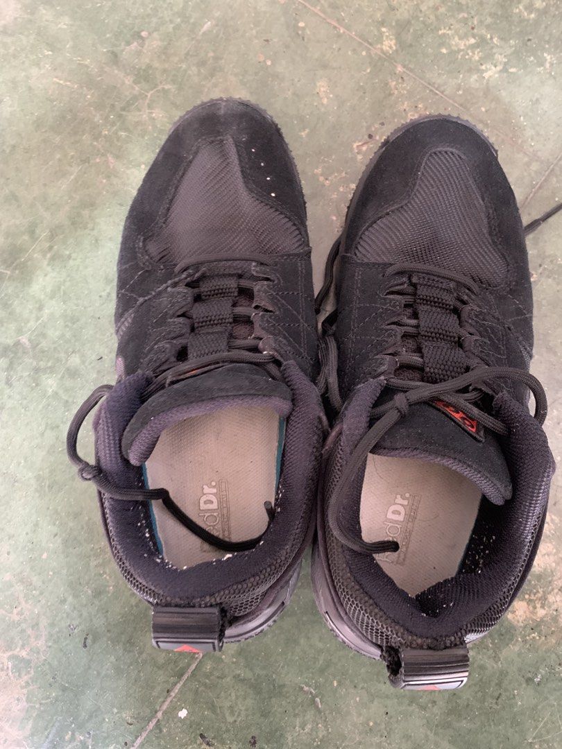 Nike ACG (Category: Sneakers) located in Andop. Submitted by oalyc (Listing ID 1464464924, Image 2). Description: Size 9.